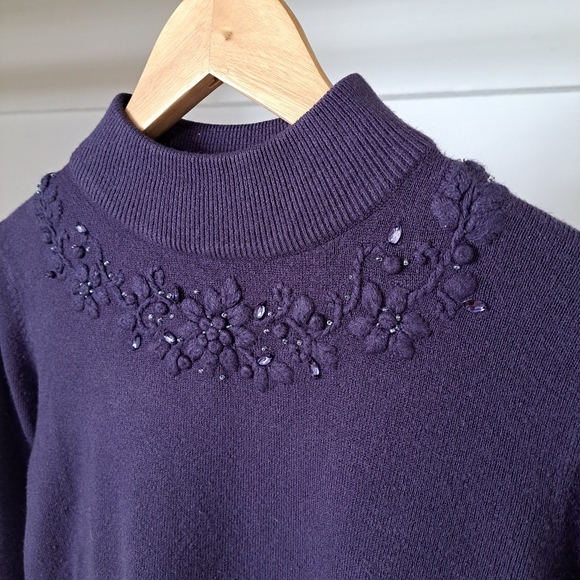 Tradition | Navy blue low turtleneck sweater with embroidered flower & g… - Picture 4 of 10